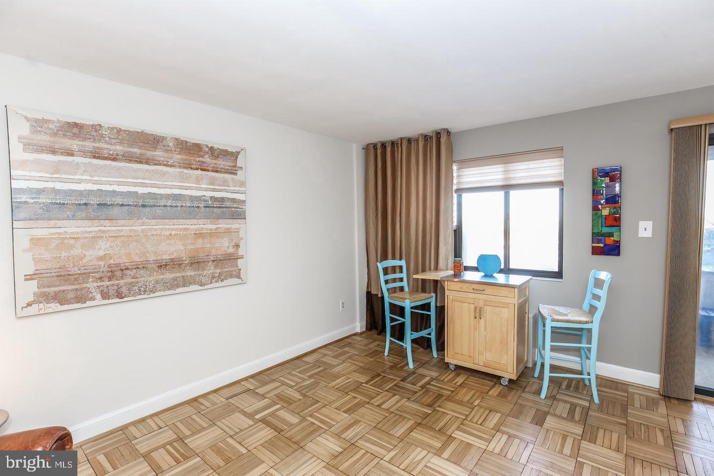 1569 N COLONIAL TERRACE 207-Z