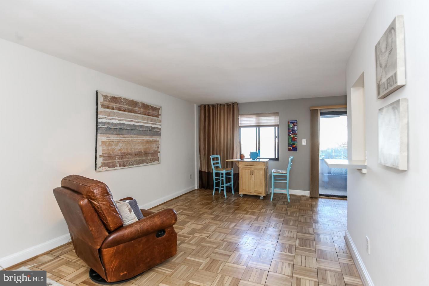 1569 N COLONIAL TERRACE 207-Z