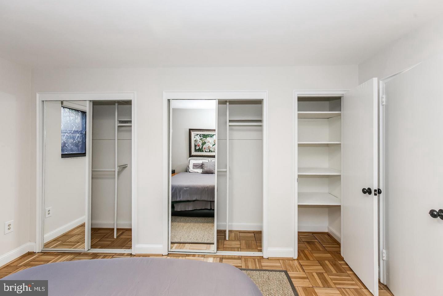 1569 N COLONIAL TERRACE 207-Z