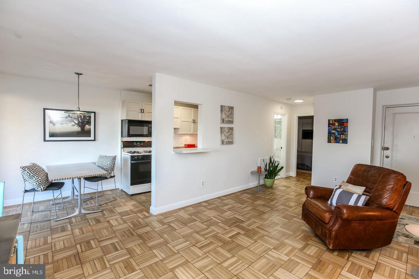 1569 N COLONIAL TERRACE 207-Z