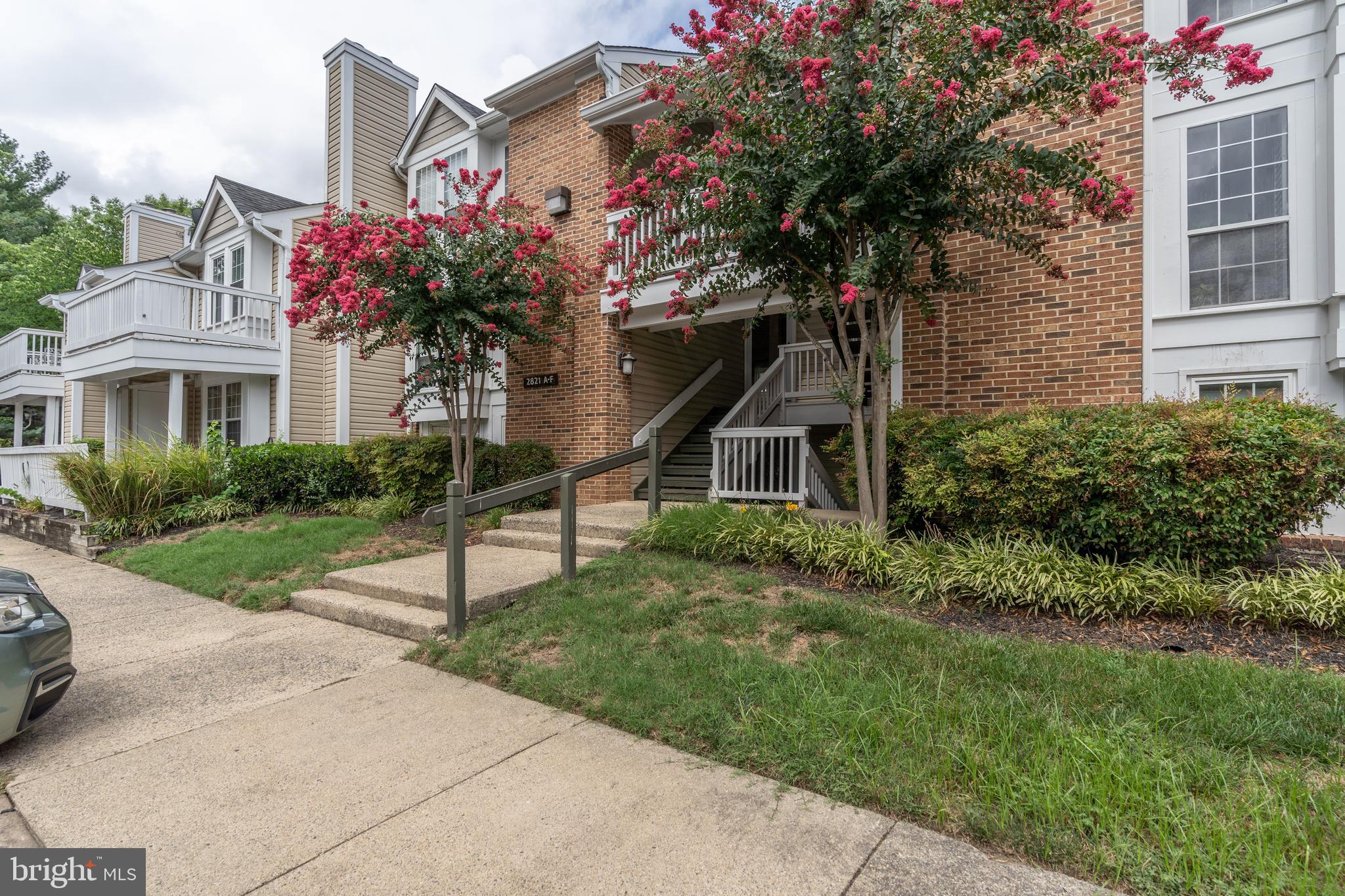 2821 S WAKEFIELD STREET B