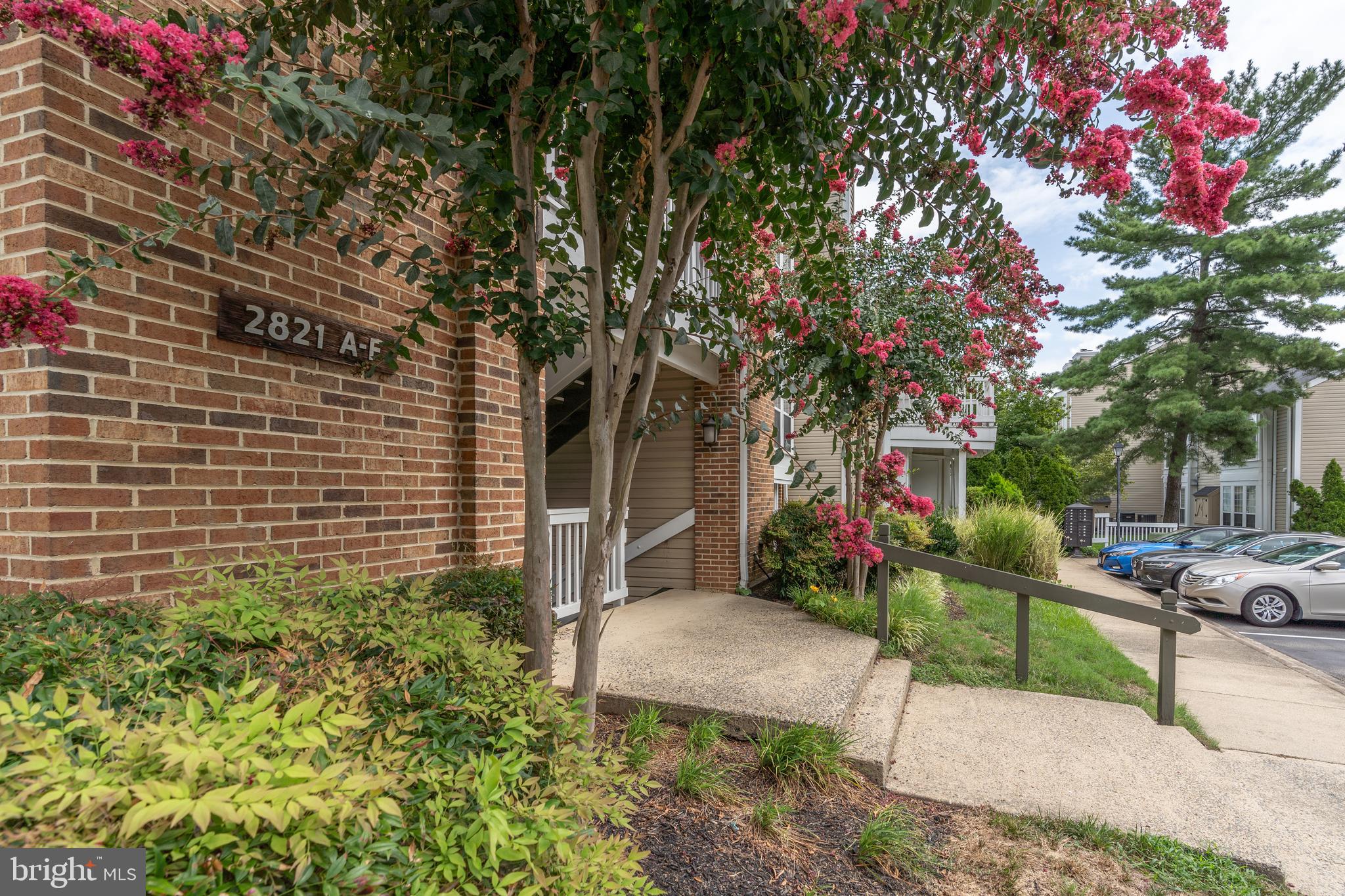 2821 S WAKEFIELD STREET B