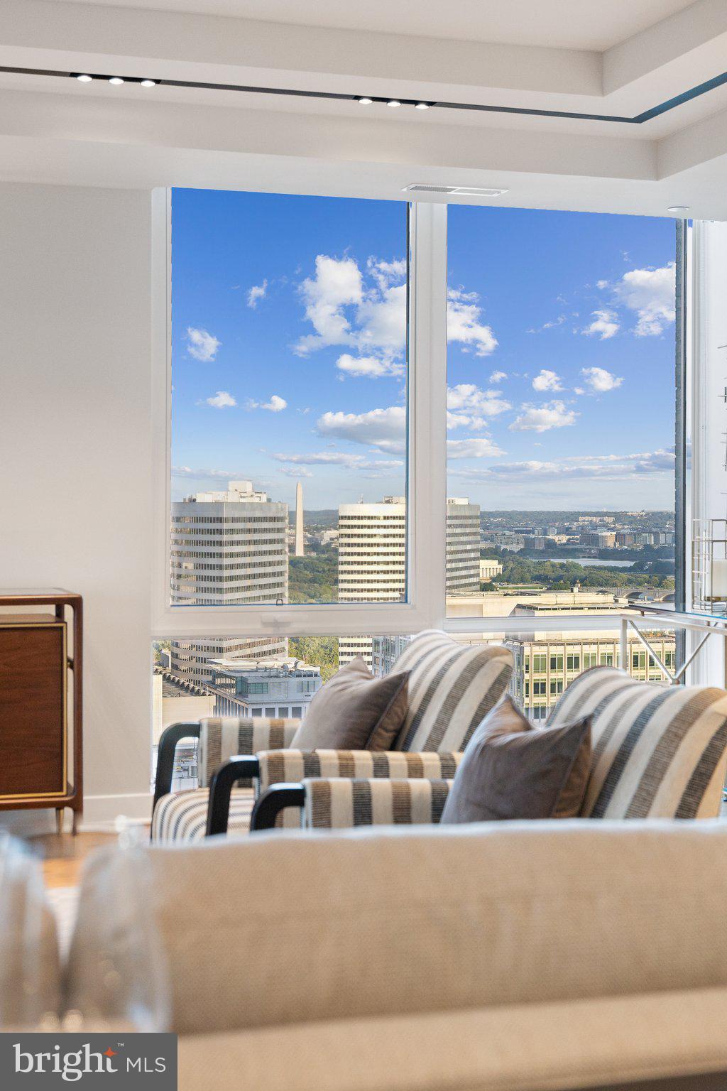 1781 N PIERCE STREET 2003