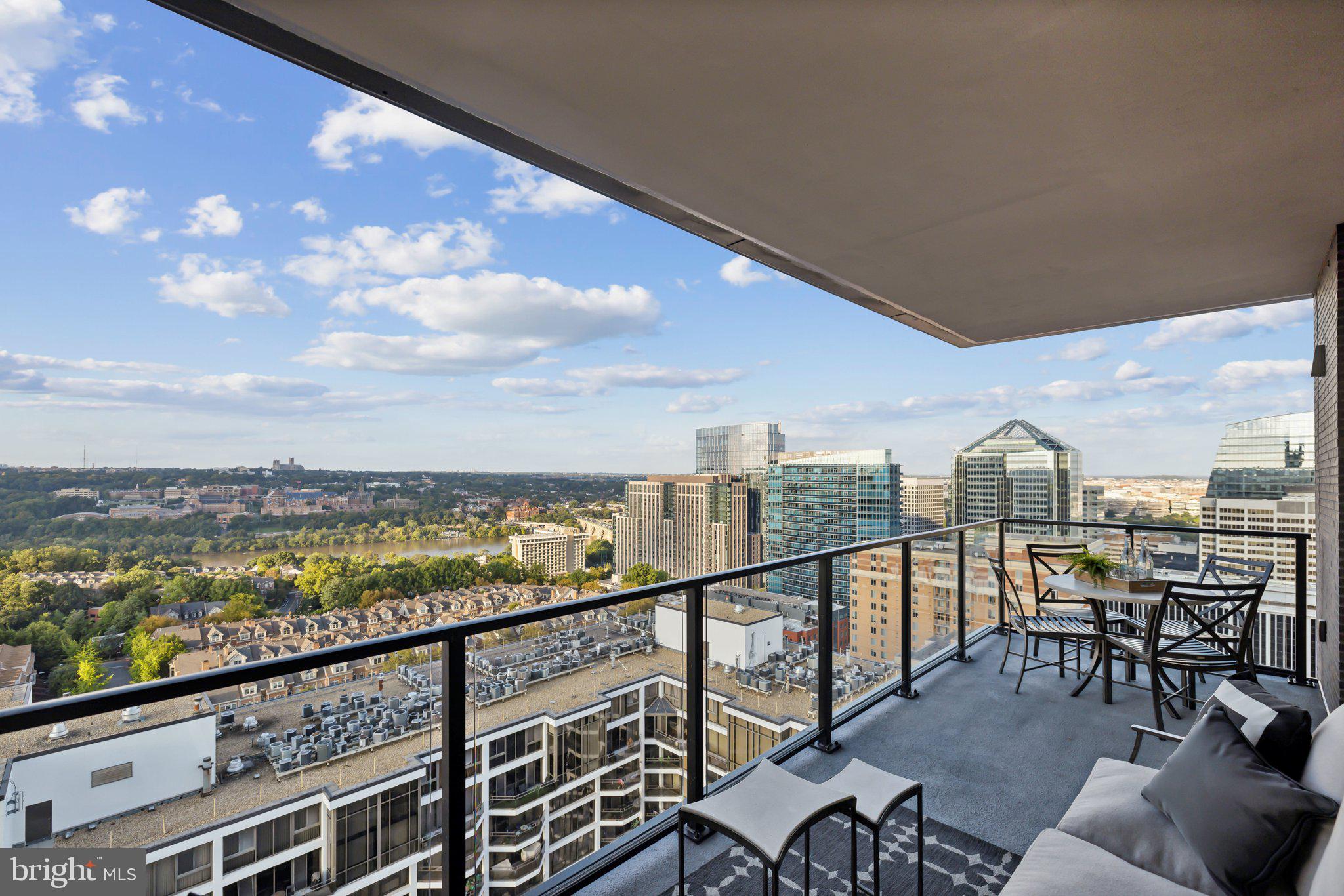 1781 N PIERCE STREET 2003