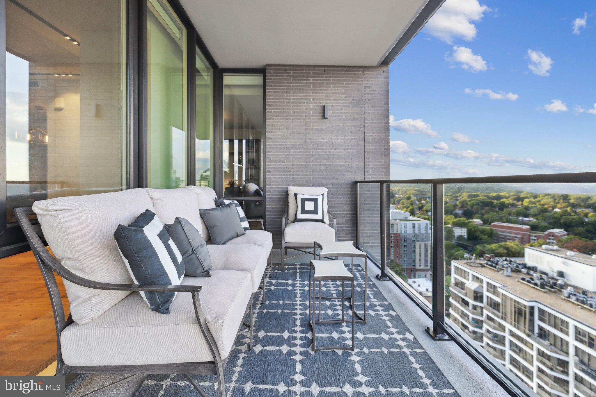 1781 N PIERCE STREET 2003