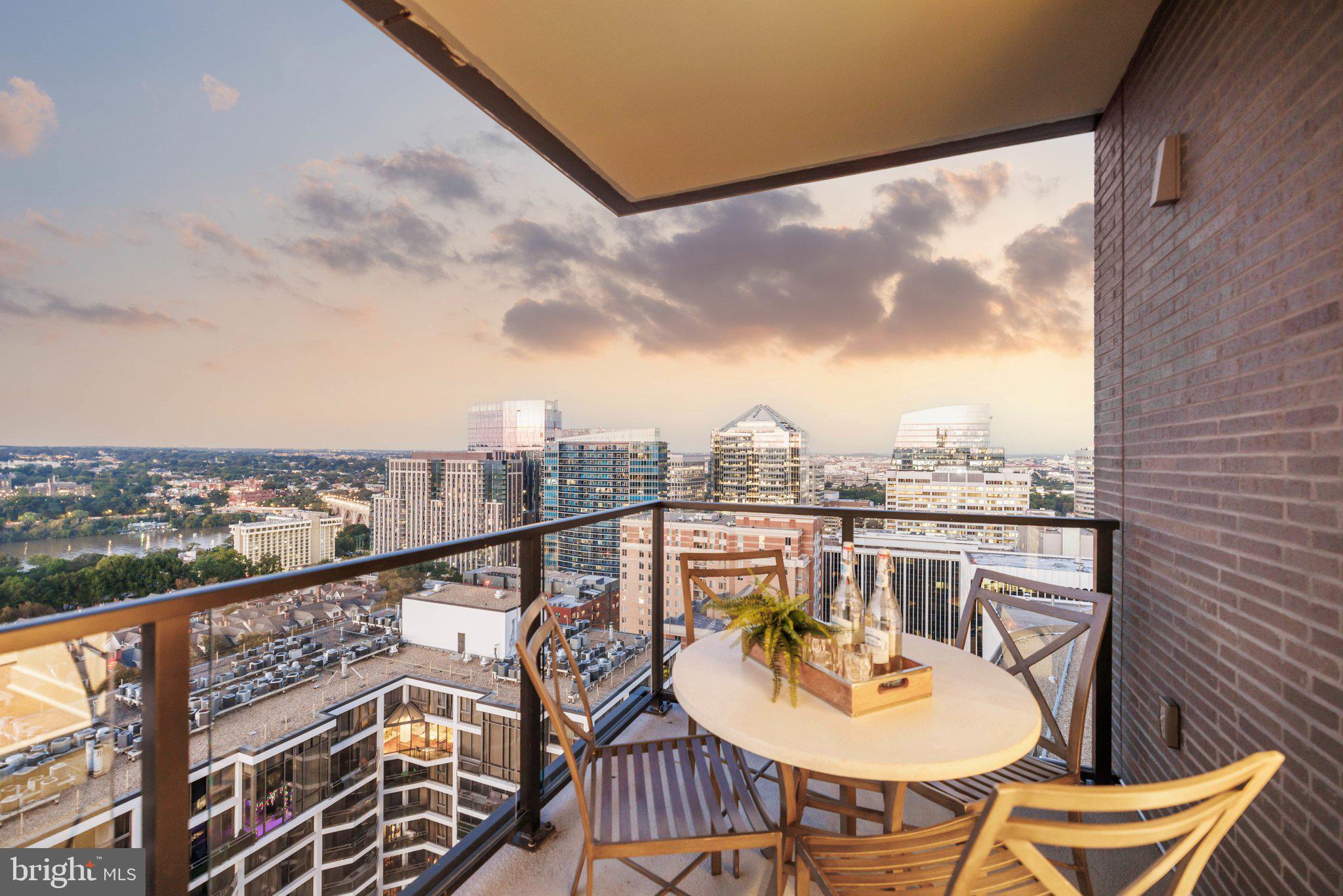 1781 N PIERCE STREET 2003