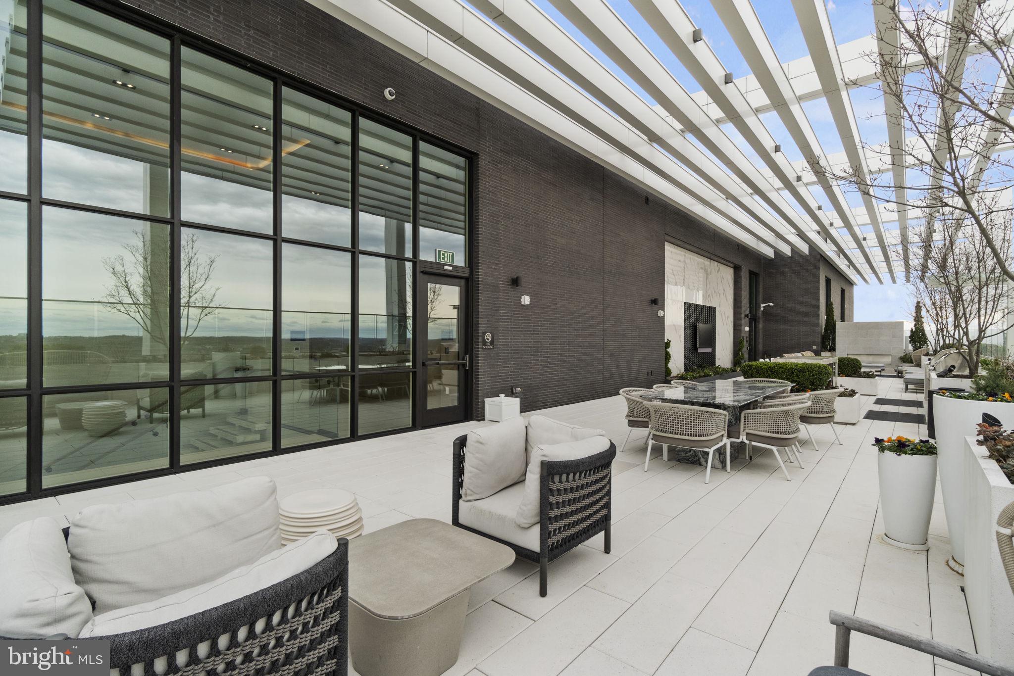 1781 N PIERCE STREET 2003