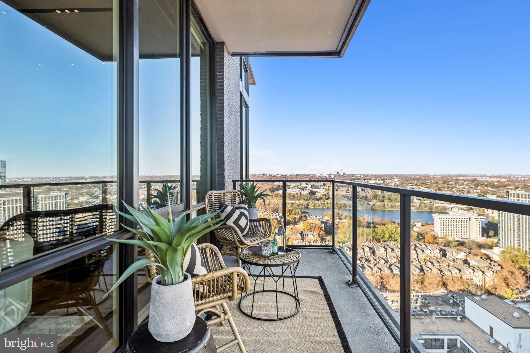 1781 N PIERCE STREET 2404