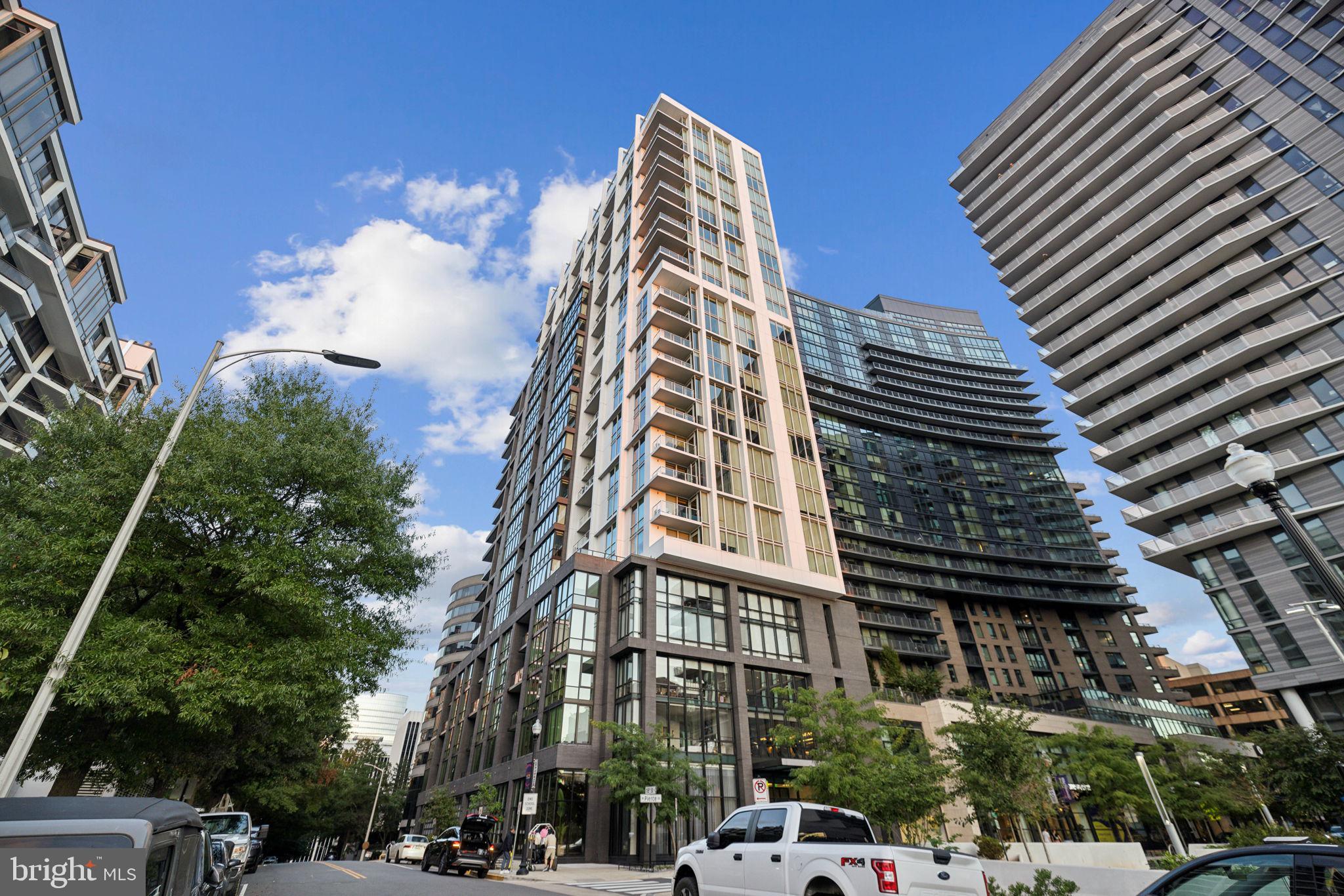 1781 N PIERCE STREET 2404