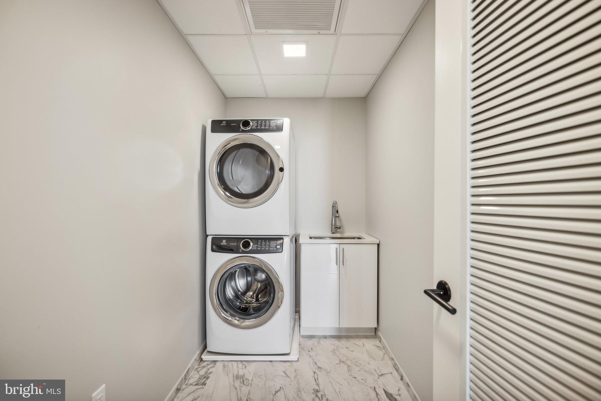 1781 N PIERCE STREET 2404