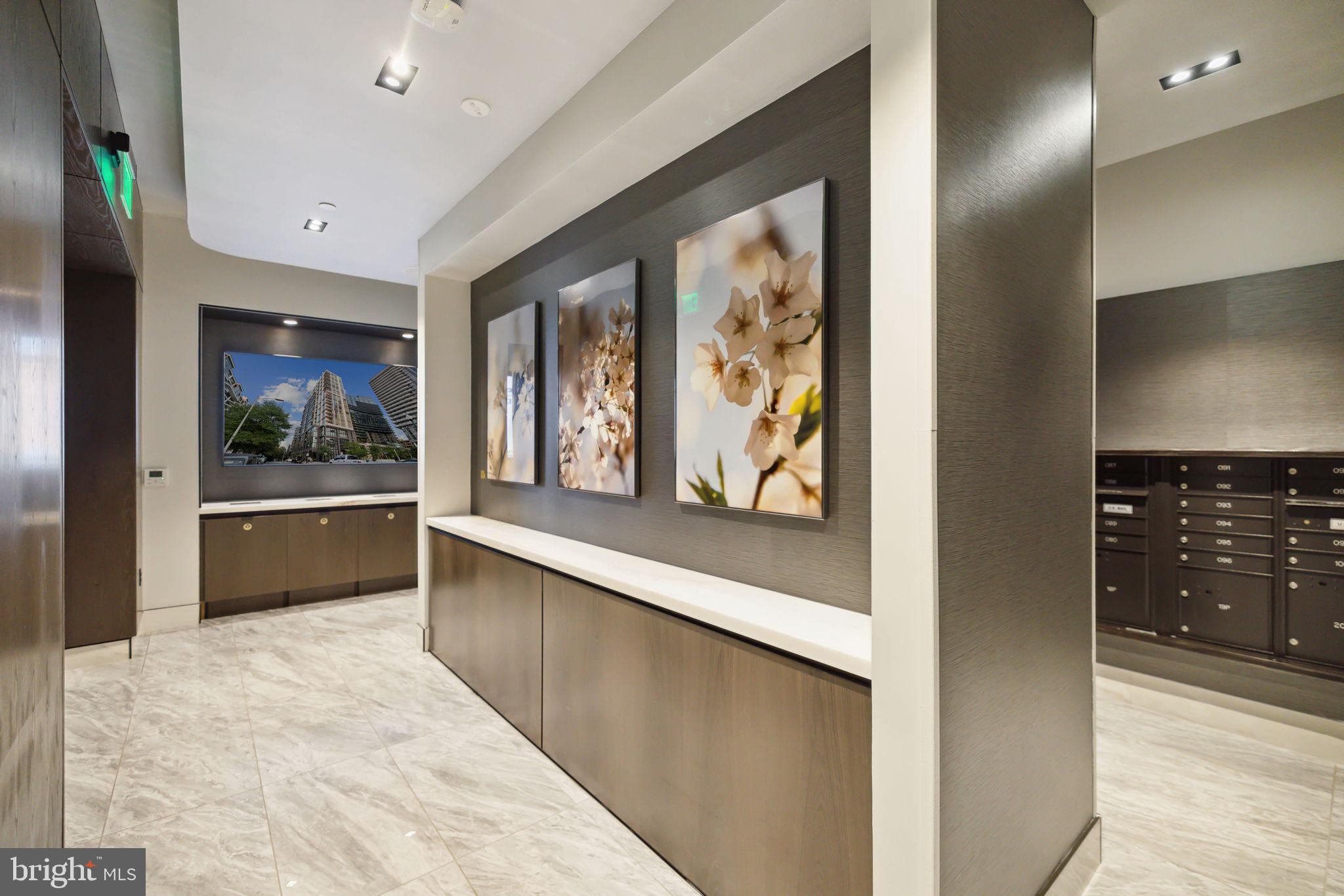 1781 N PIERCE STREET 2404