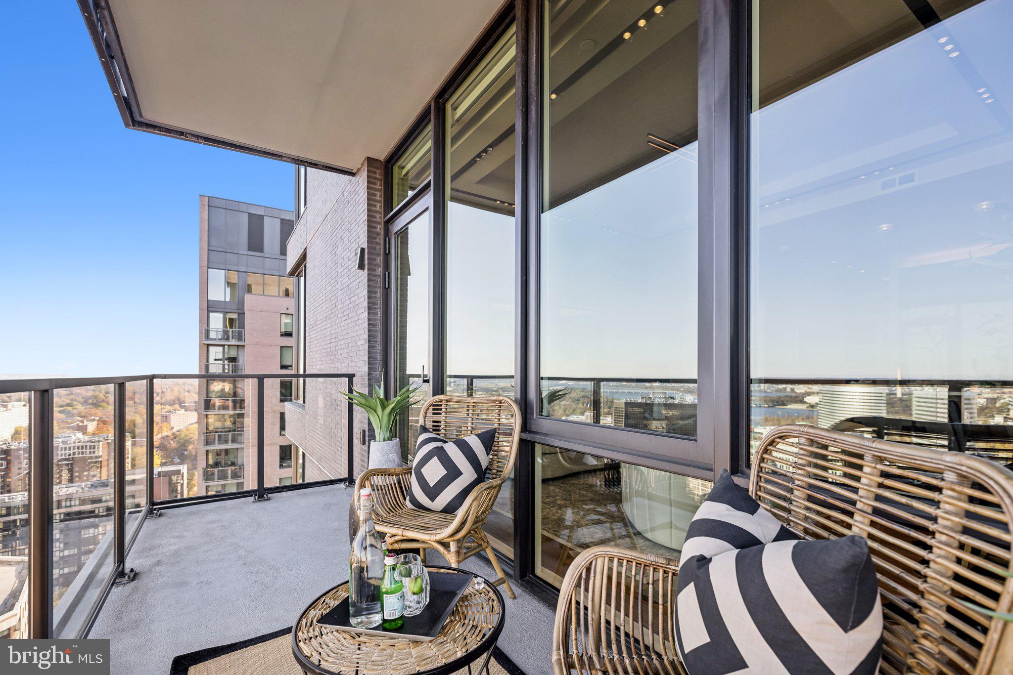 1781 N PIERCE STREET 2404