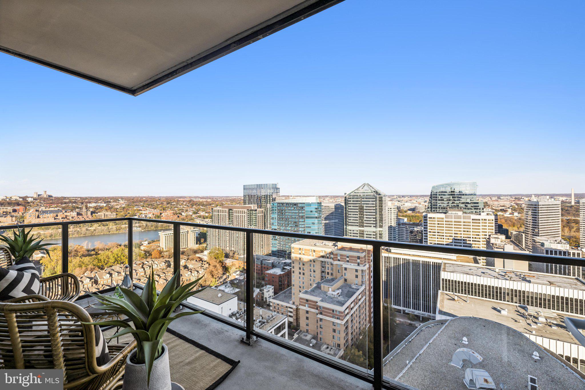 1781 N PIERCE STREET 2404