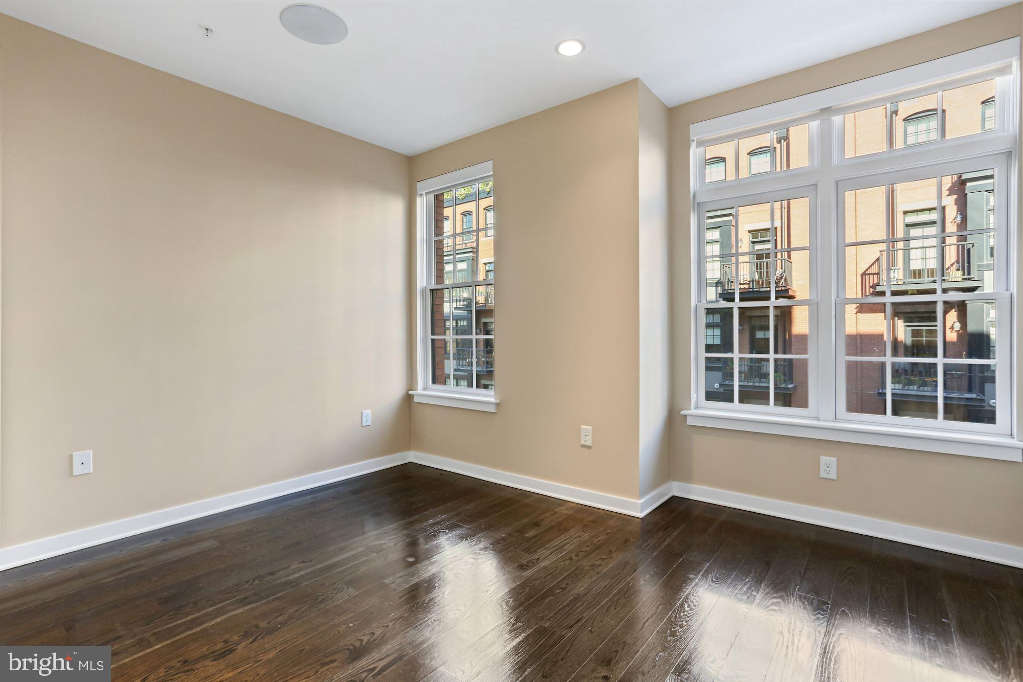 1610 N QUEEN STREET 245