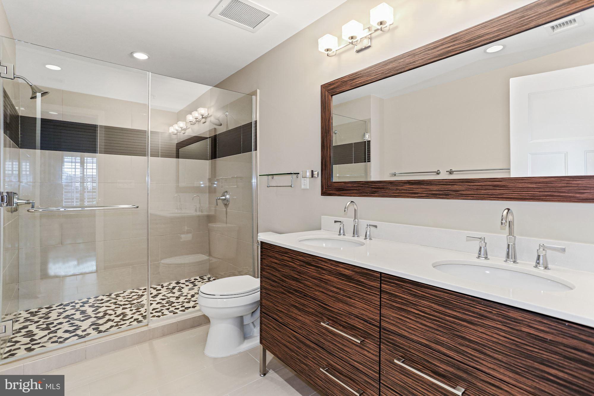 1610 N QUEEN STREET 245