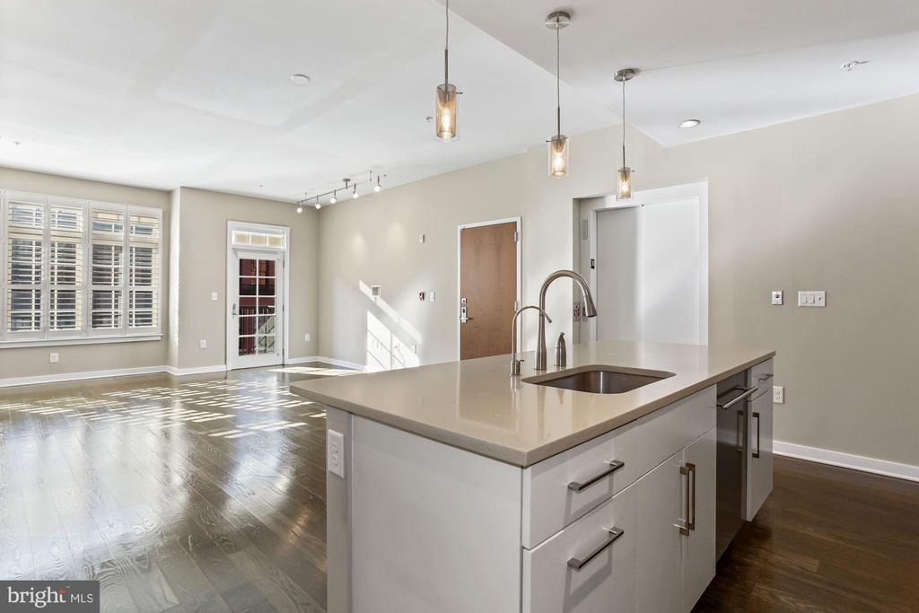 1610 N QUEEN STREET 245