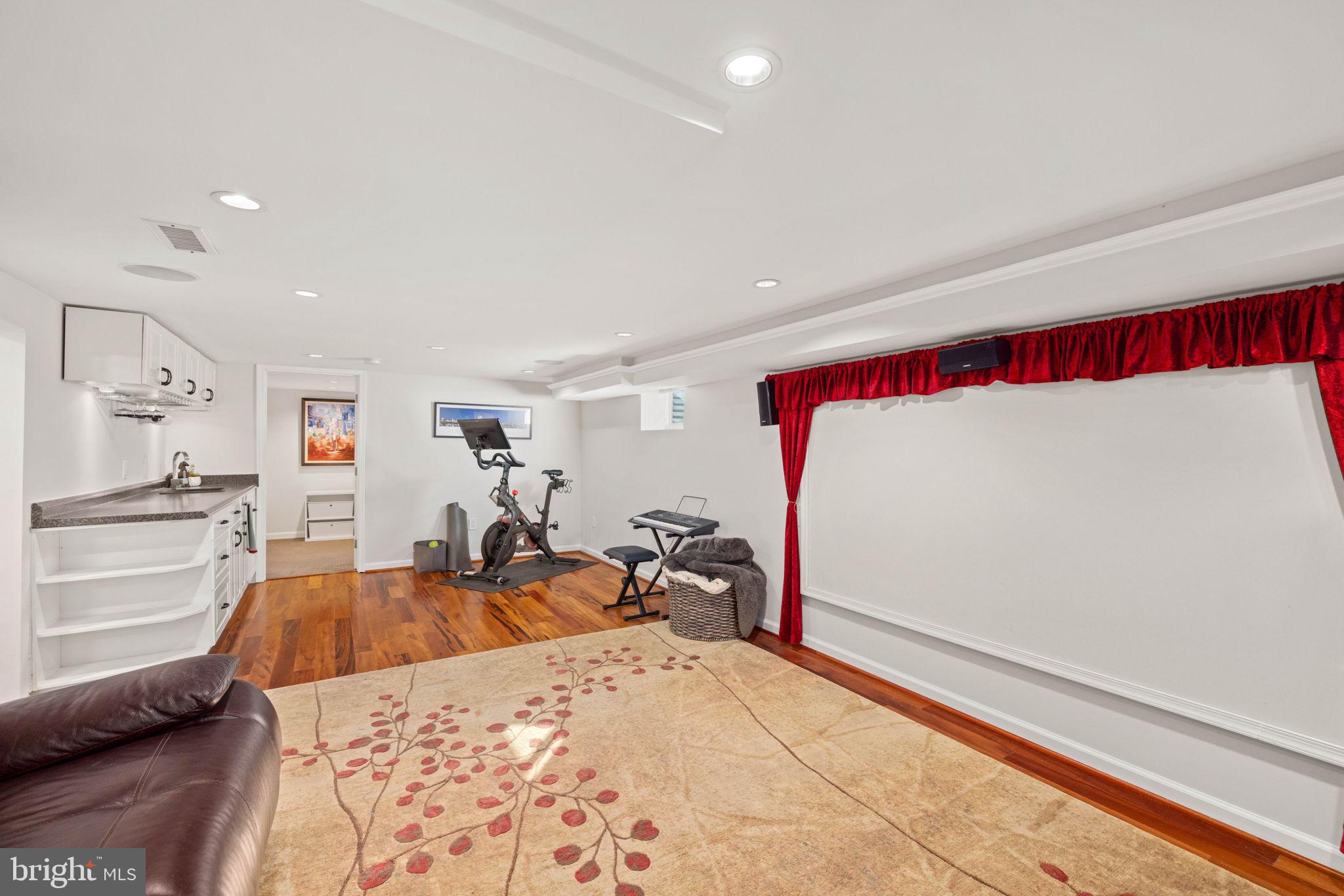 1401 S COLUMBUS STREET