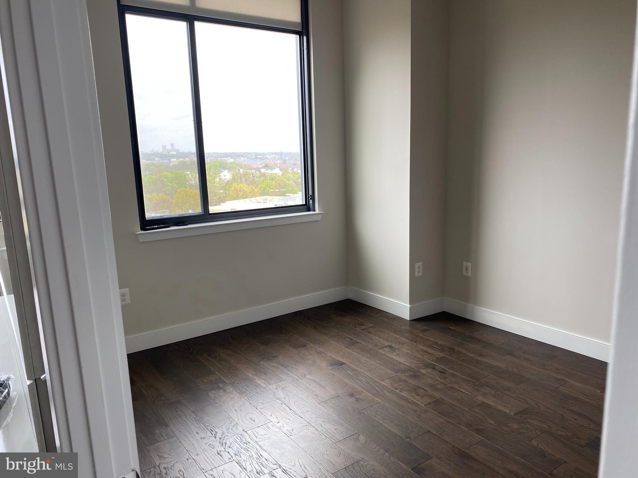 2000 CLARENDON BOULEVARD 704