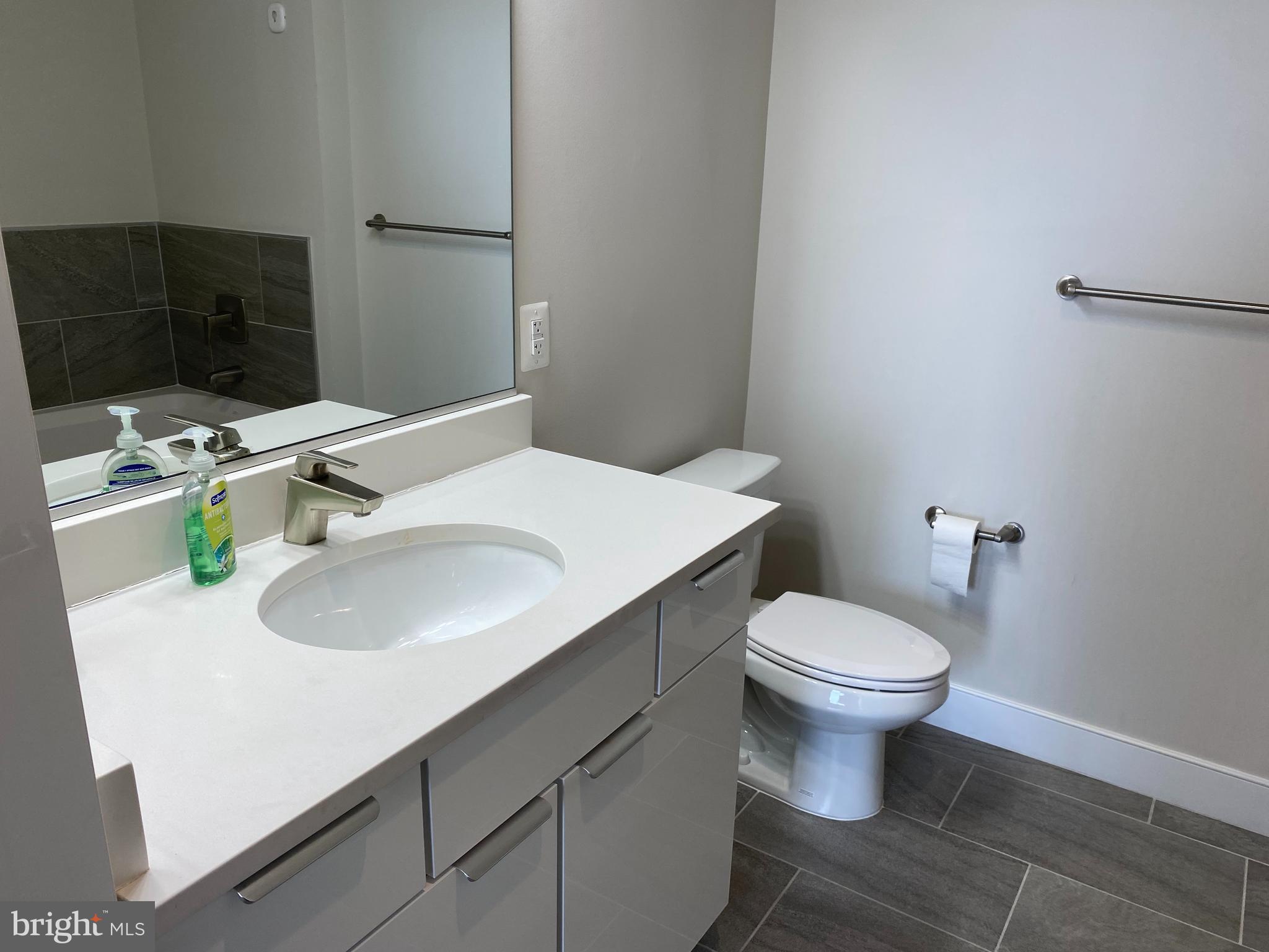 2000 CLARENDON BOULEVARD 704