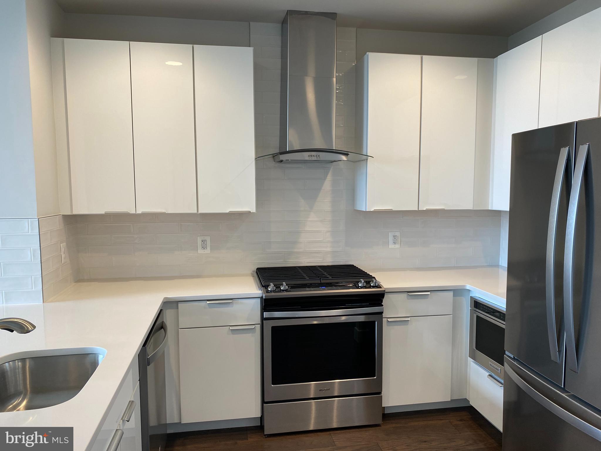 2000 CLARENDON BOULEVARD 704