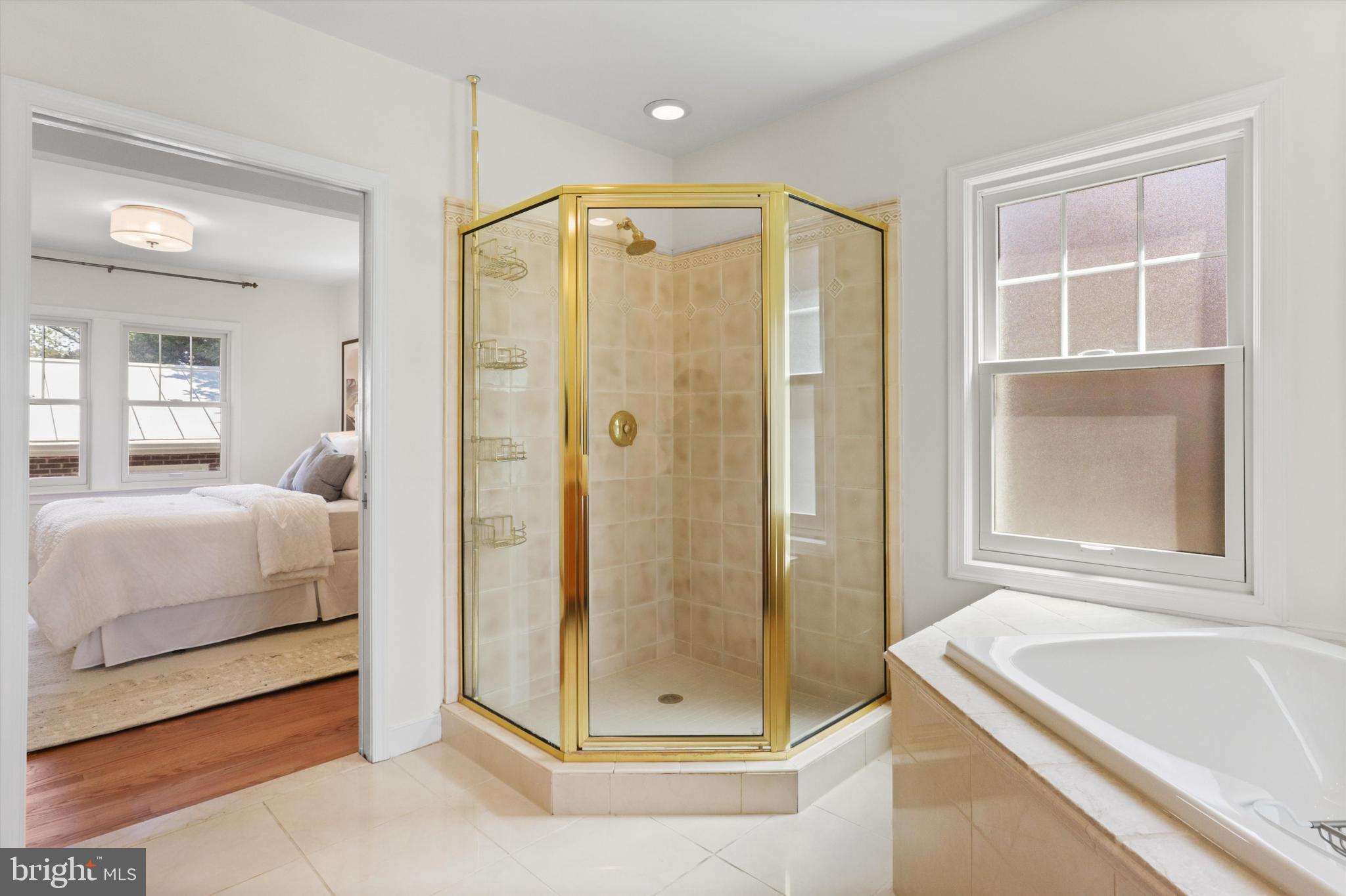 1401 S GREENBRIER STREET