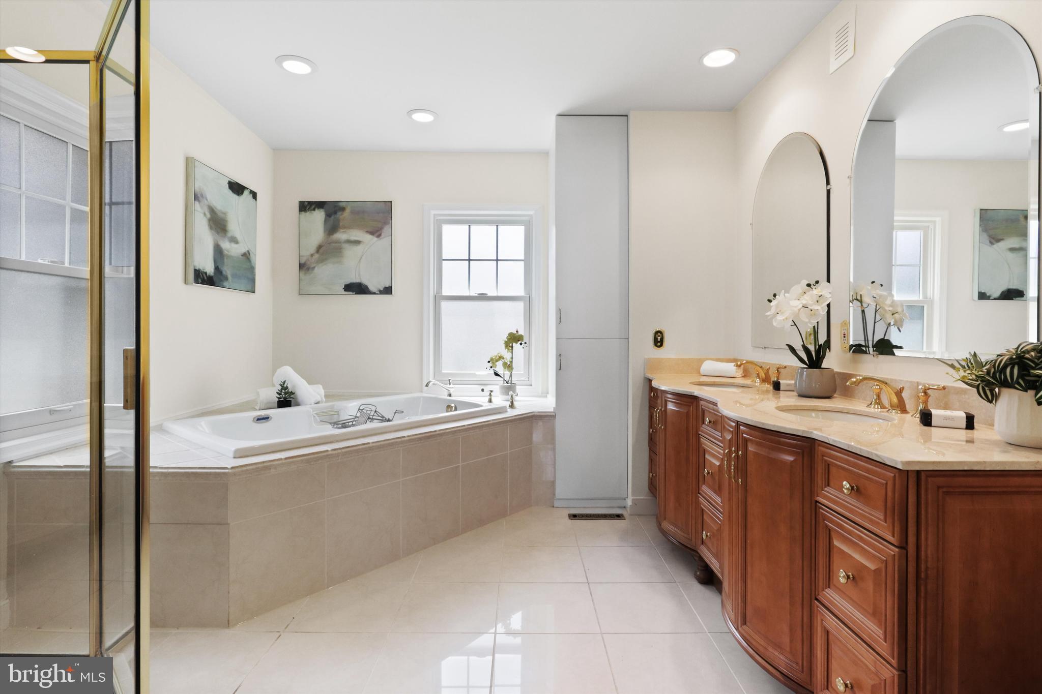 1401 S GREENBRIER STREET