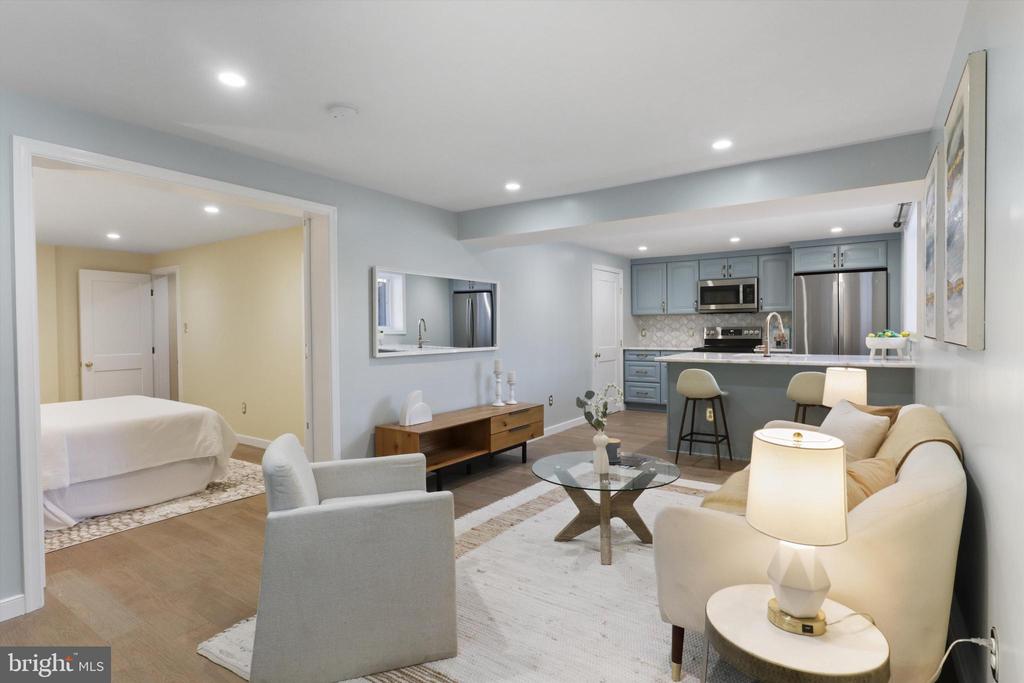 1401 S GREENBRIER STREET