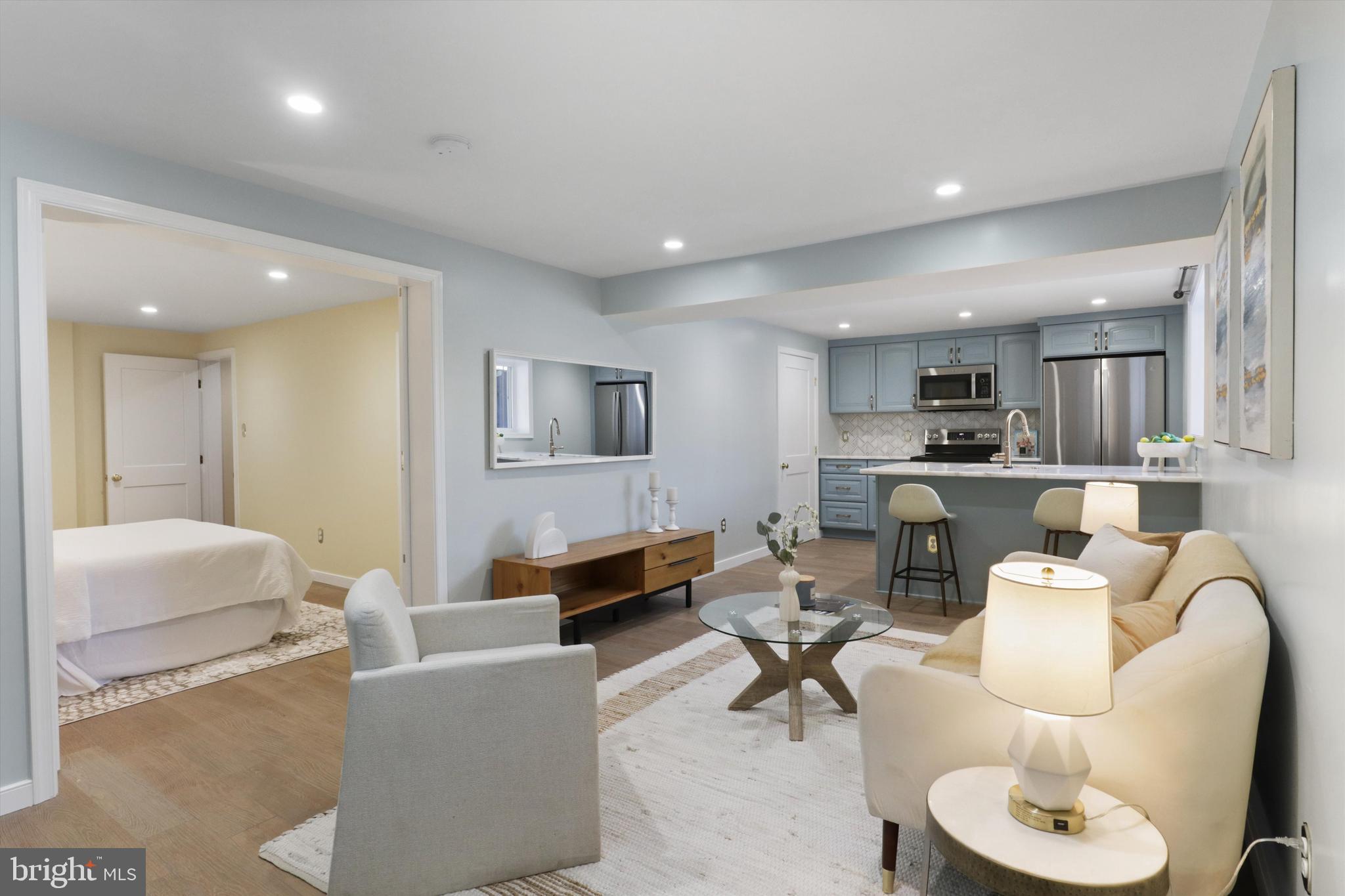 1401 S GREENBRIER STREET