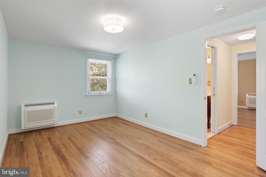 1401 S GREENBRIER STREET