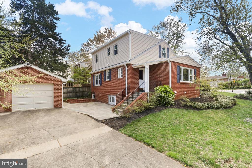 1401 S GREENBRIER STREET