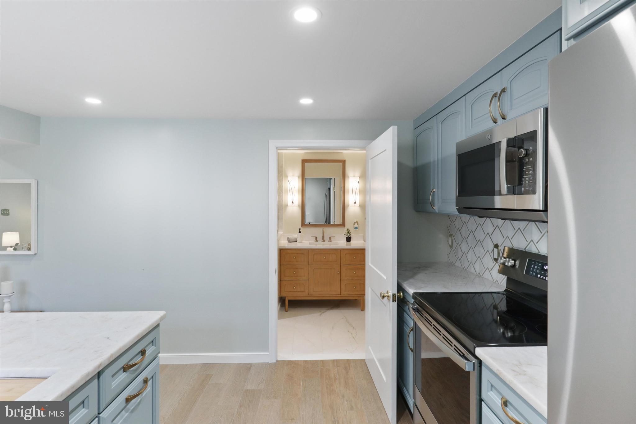 1401 S GREENBRIER STREET