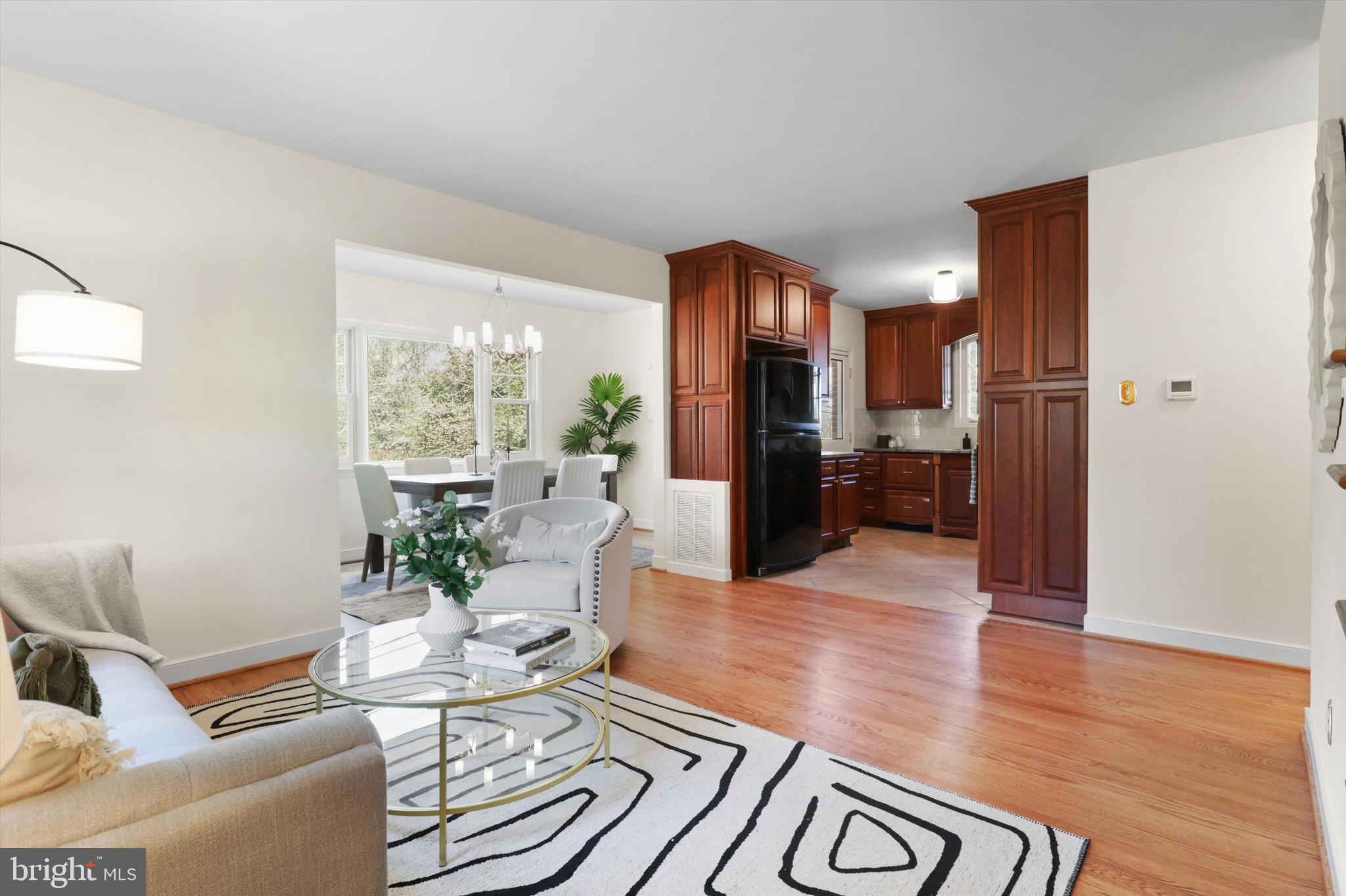 1401 S GREENBRIER STREET