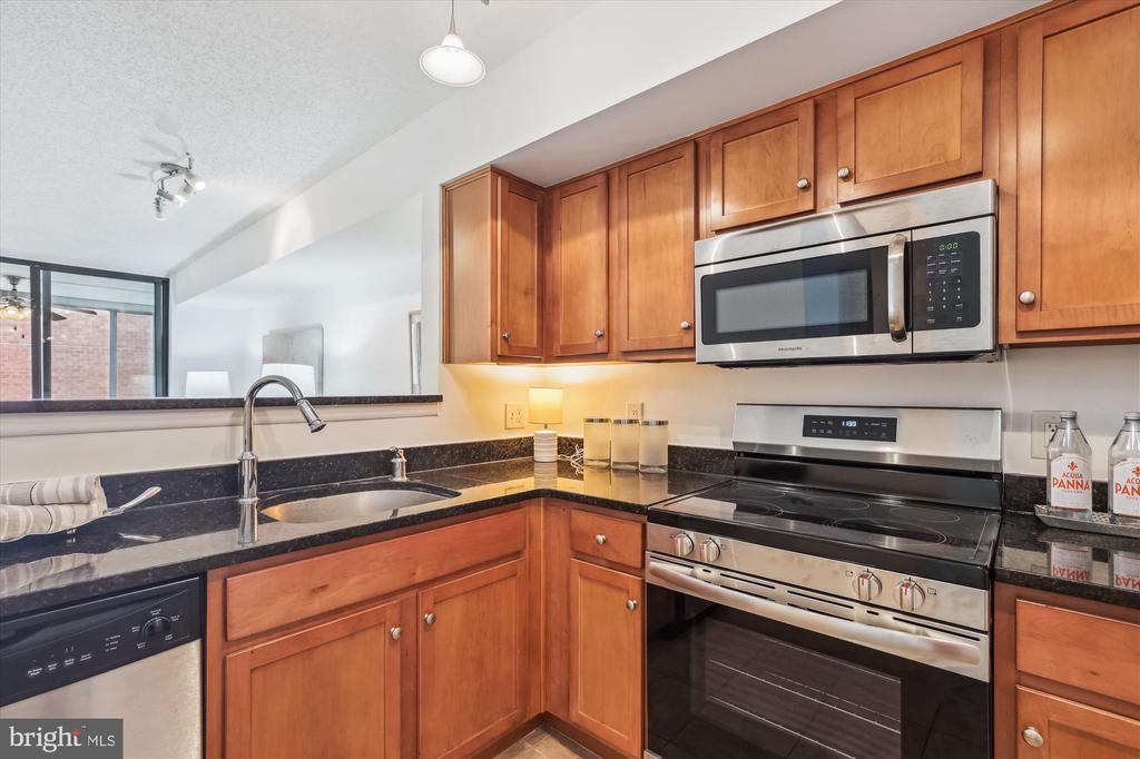1001 N VERMONT STREET 812