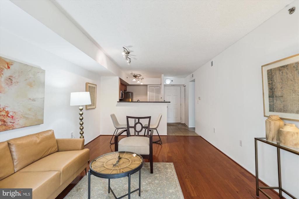 1001 N VERMONT STREET 812