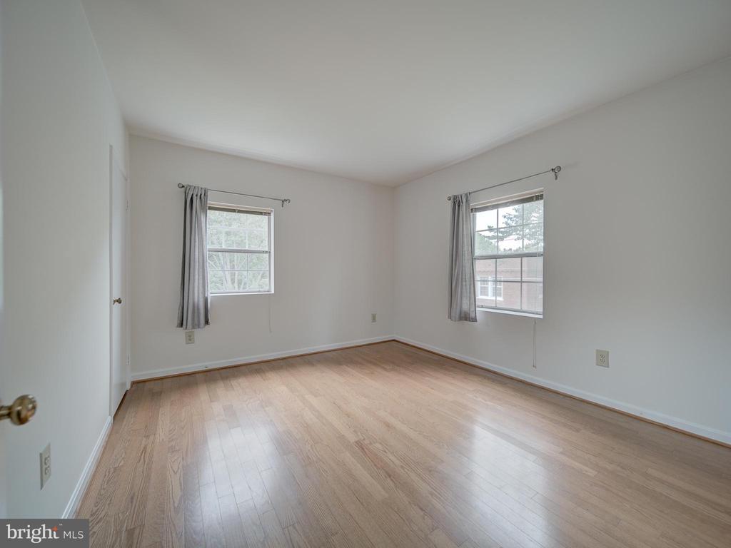 1717 N TROY STREET 7-392