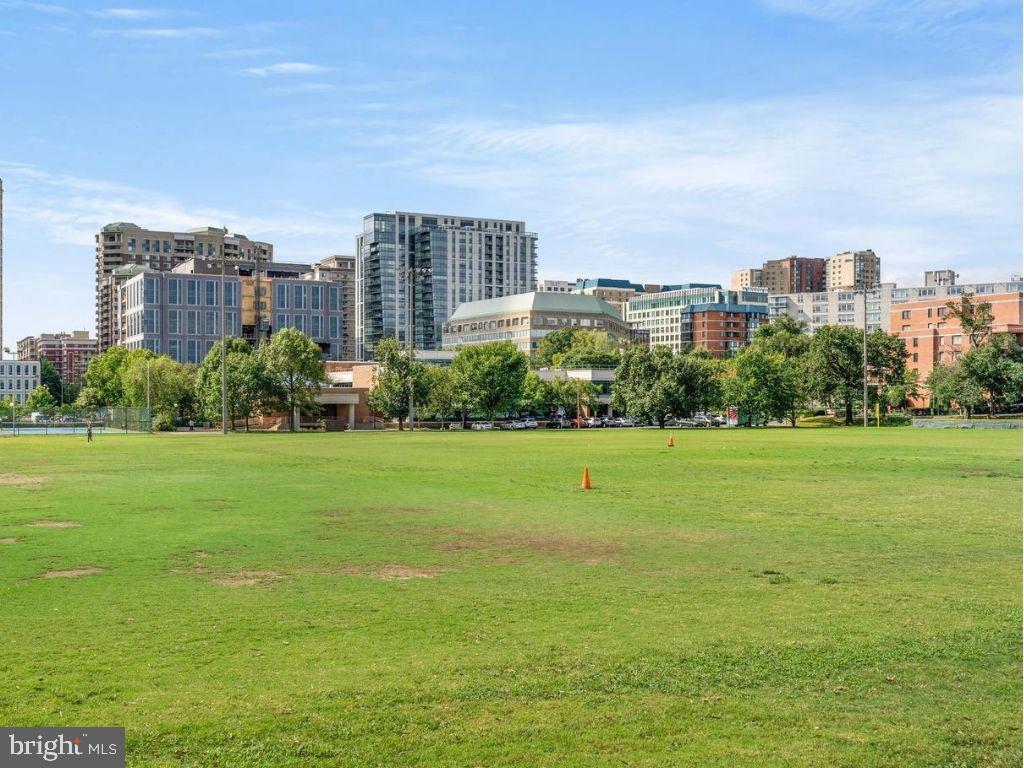 1020 N STAFFORD STREET 409