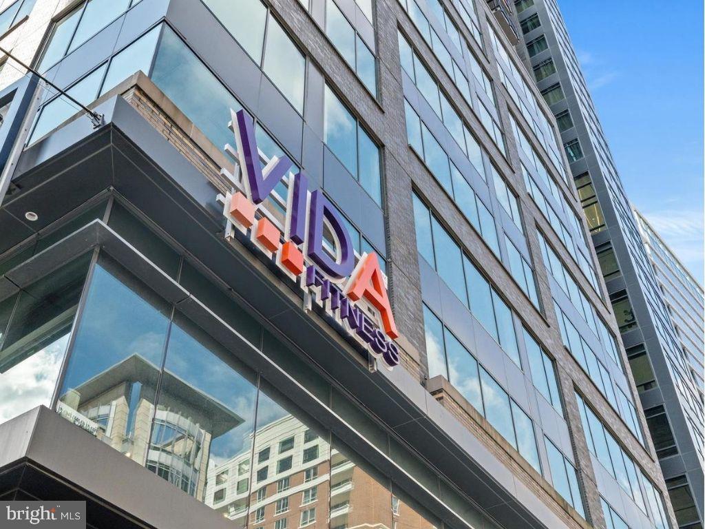 1020 N STAFFORD STREET 409