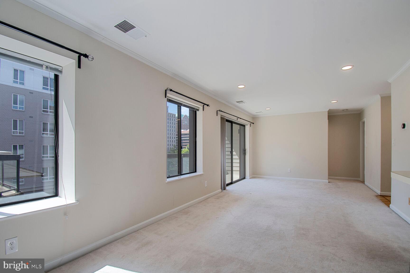 1020 N STAFFORD STREET 409