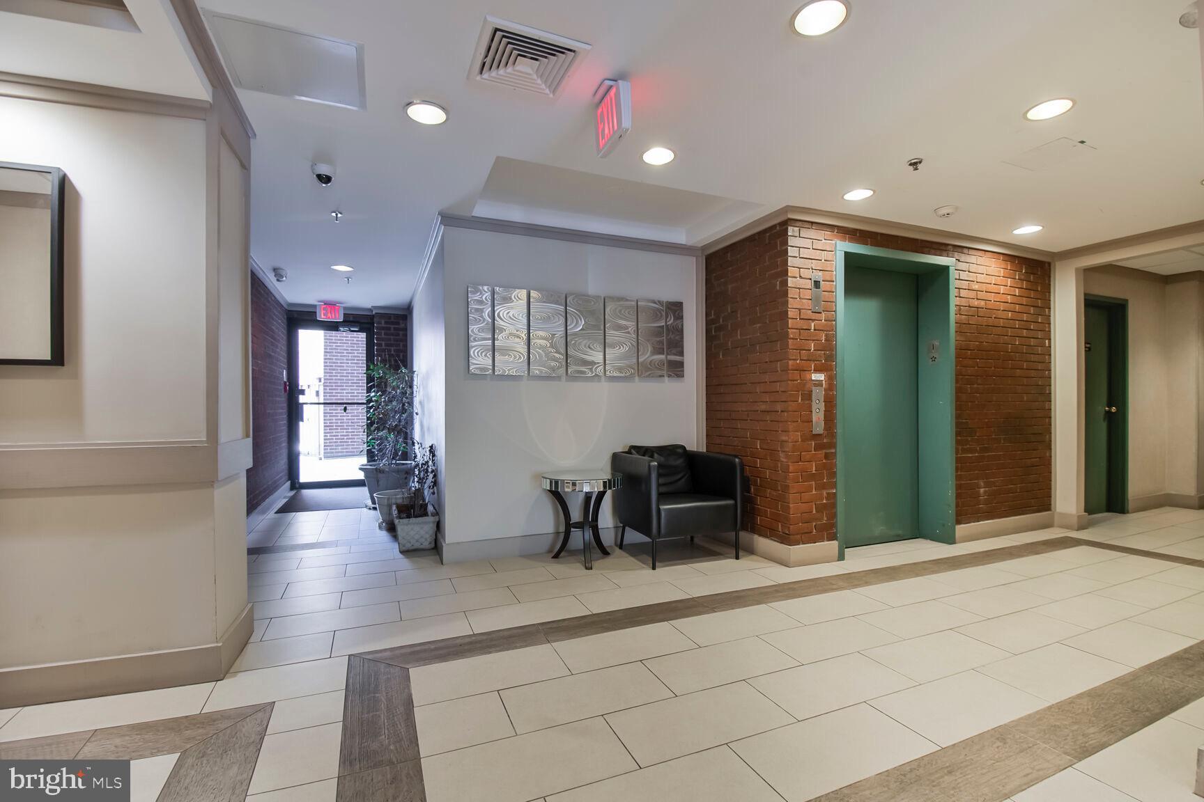 1020 N STAFFORD STREET 409