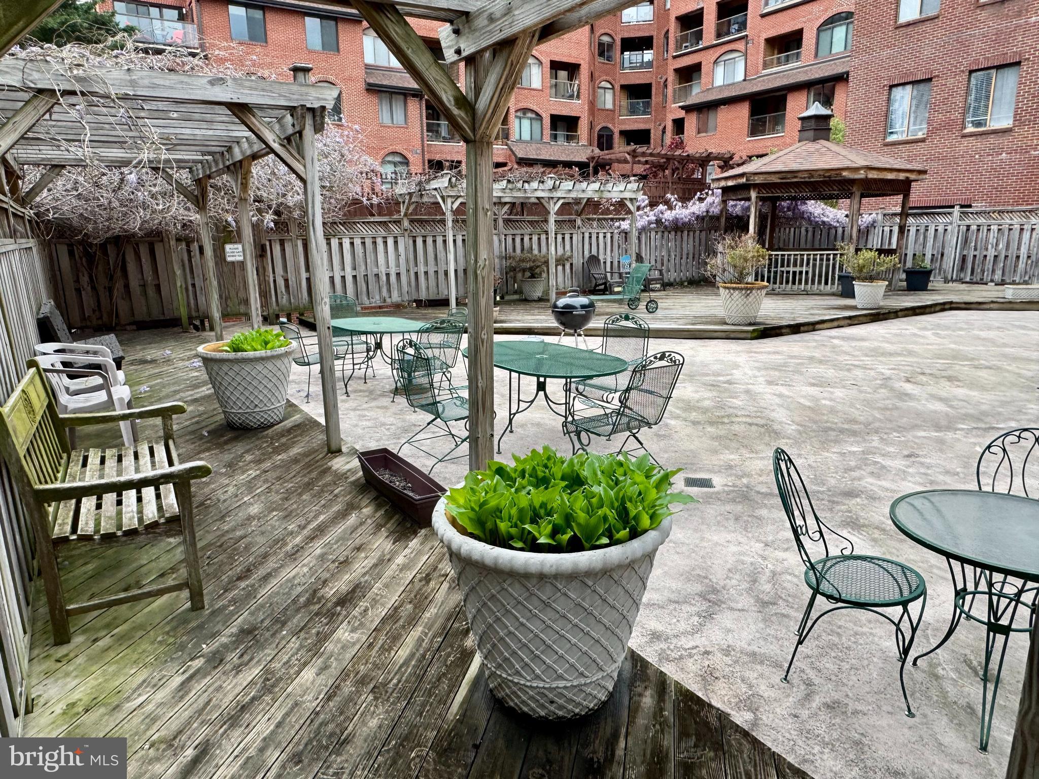 1020 N STAFFORD STREET 409