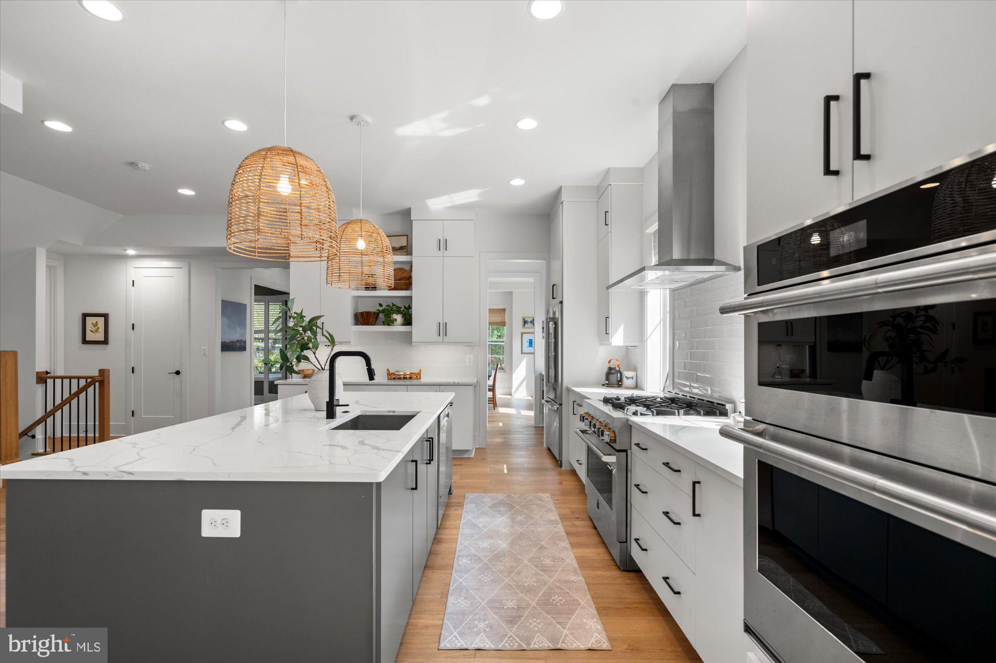 2728 N EDISON STREET