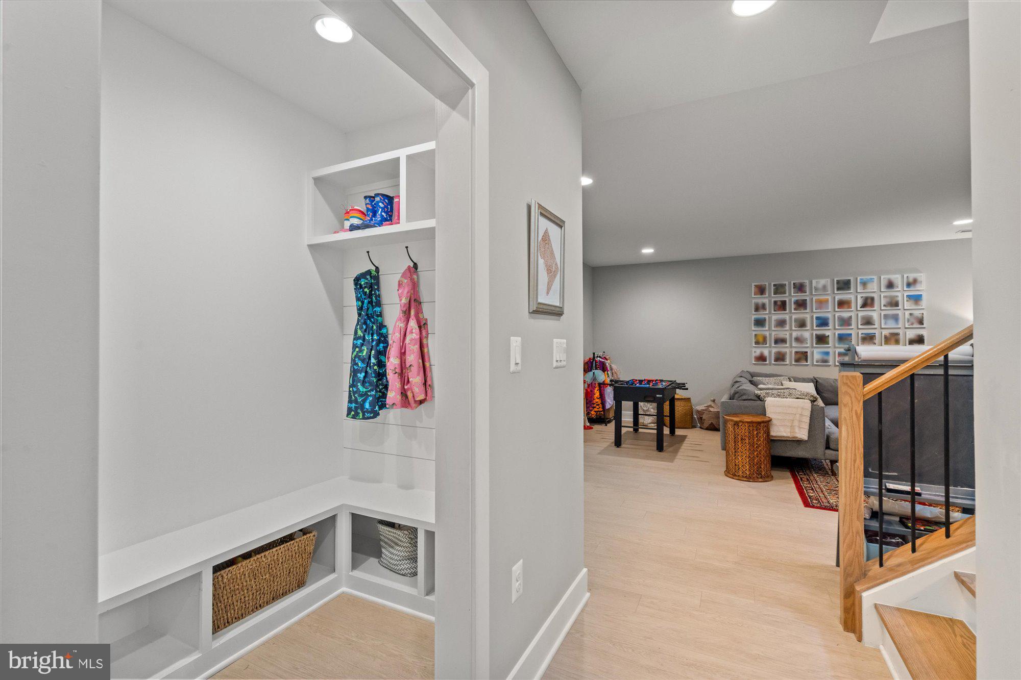 2728 N EDISON STREET