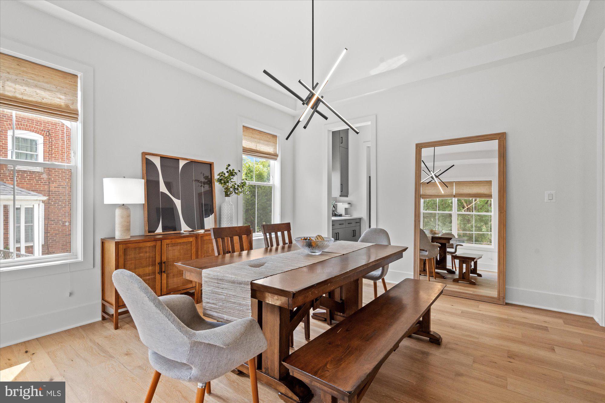 2728 N EDISON STREET