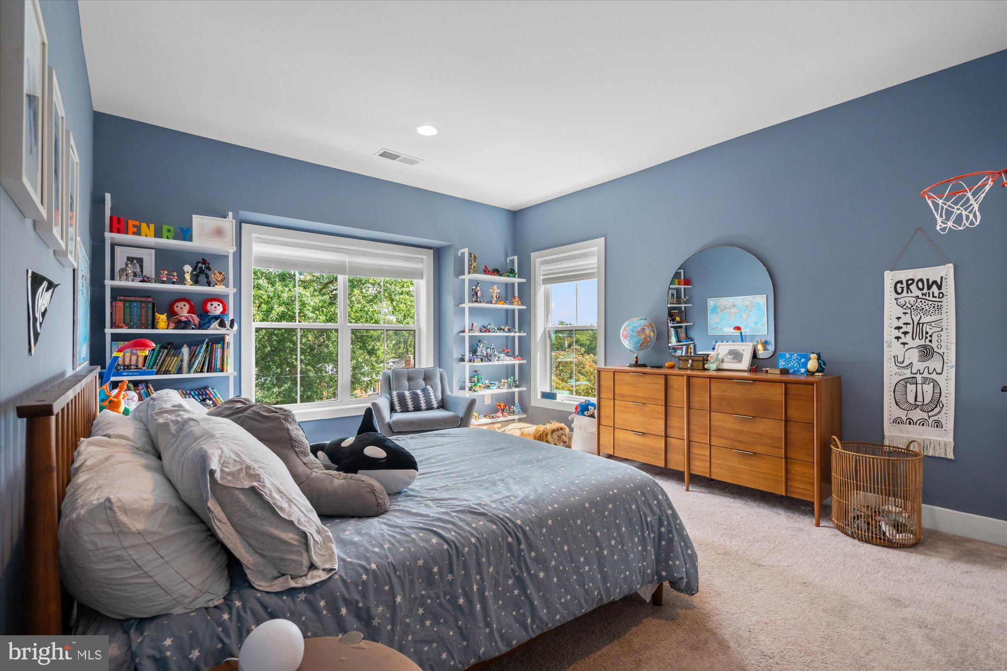 2728 N EDISON STREET