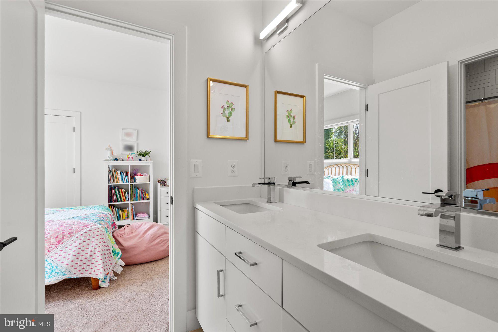 2728 N EDISON STREET