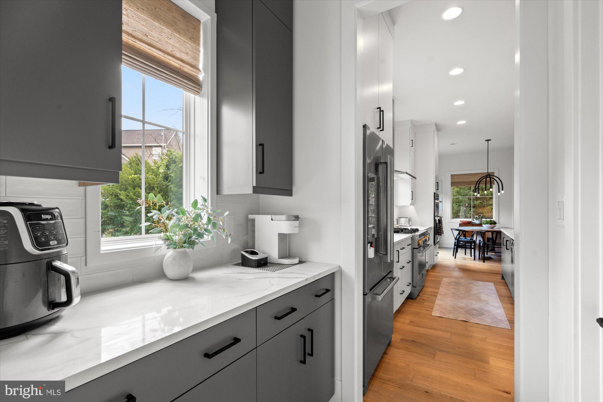 2728 N EDISON STREET