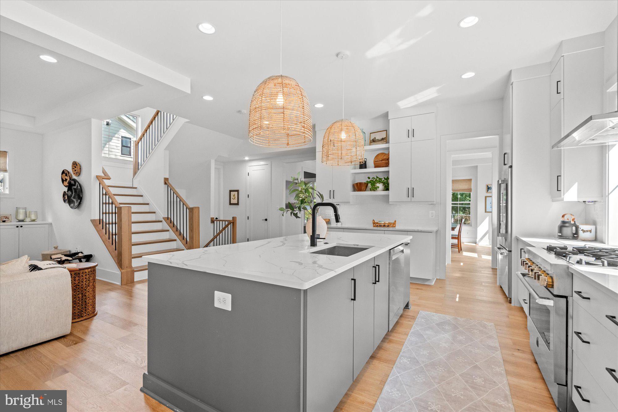 2728 N EDISON STREET