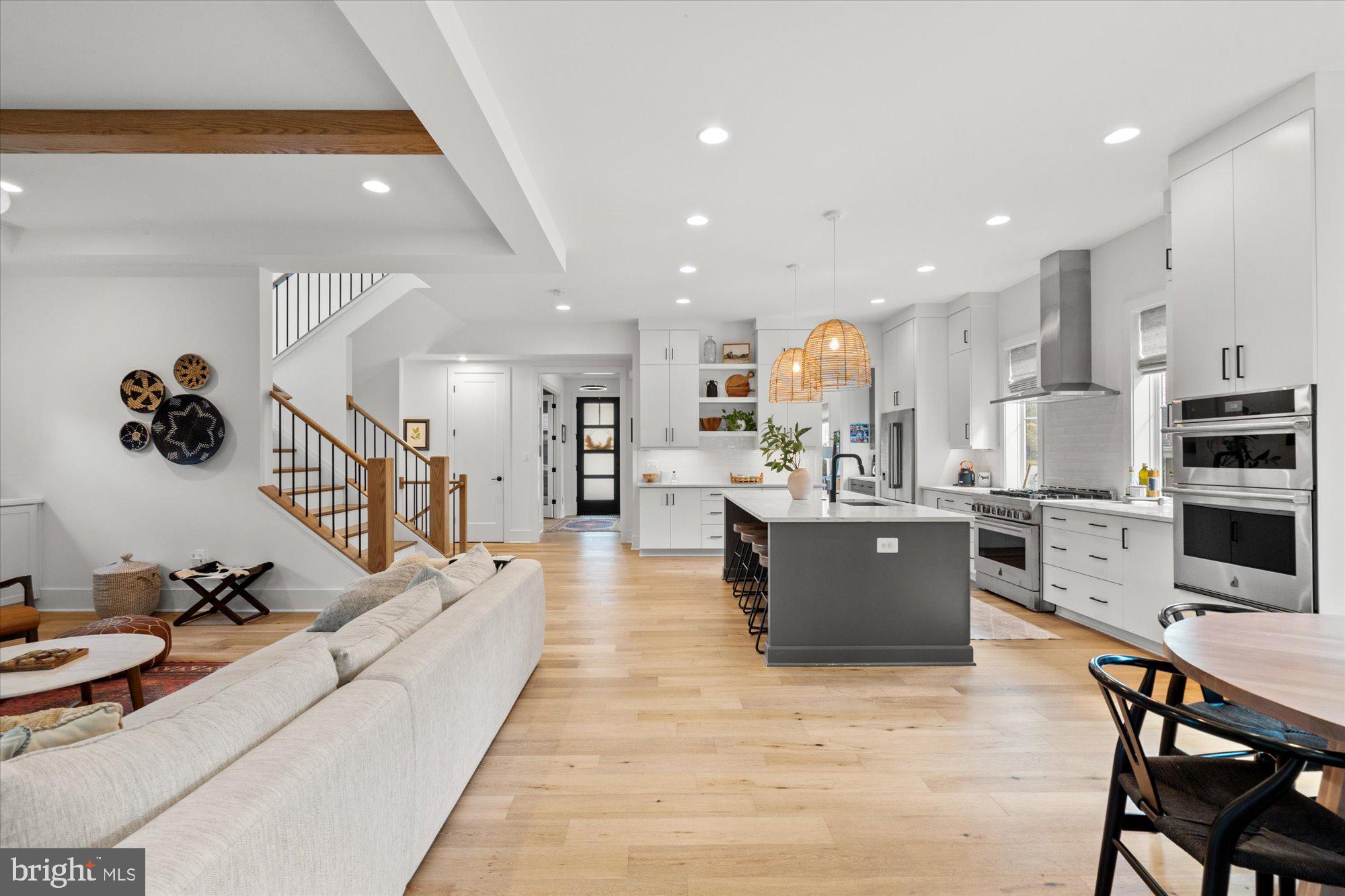 2728 N EDISON STREET