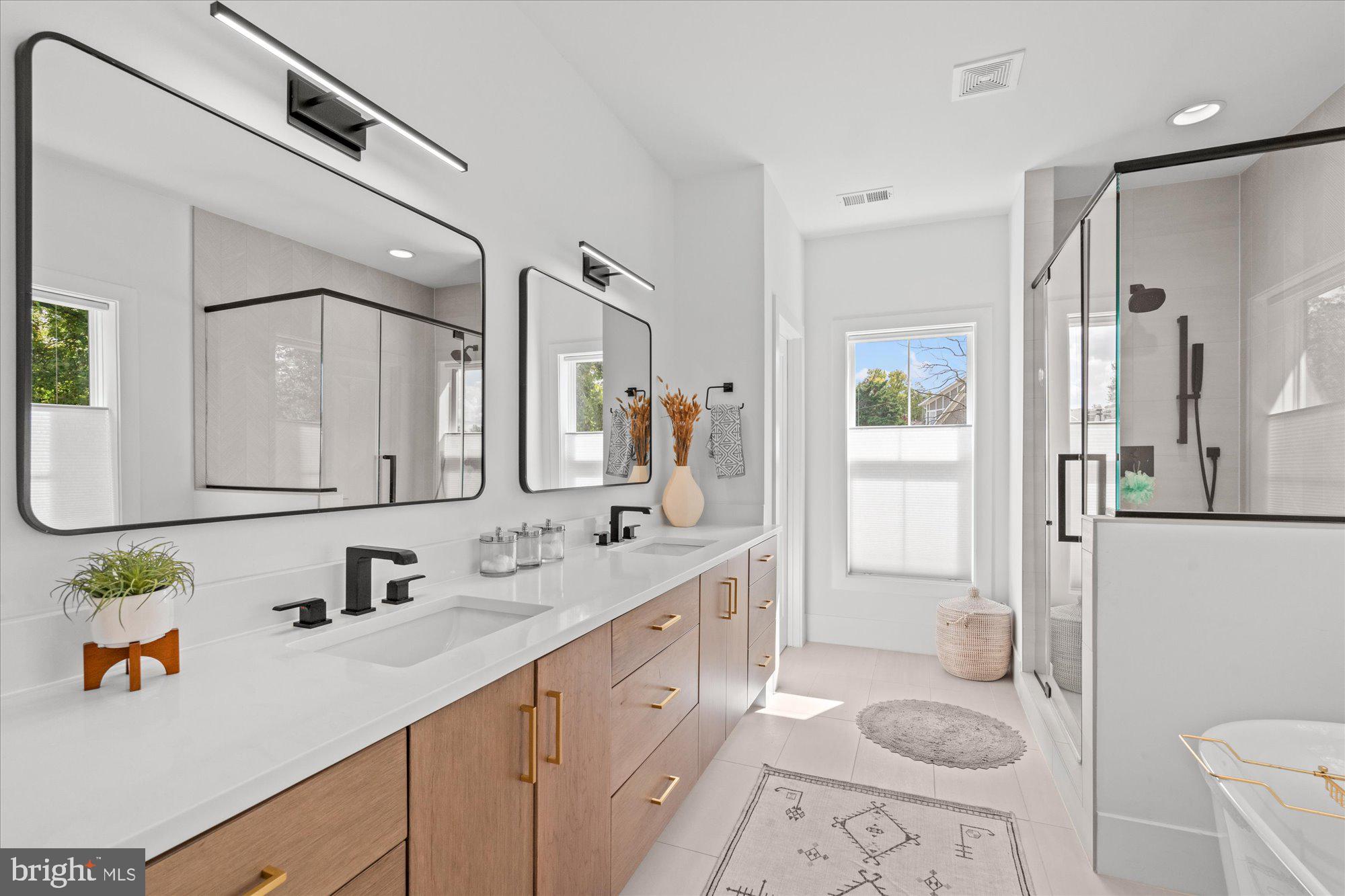 2728 N EDISON STREET