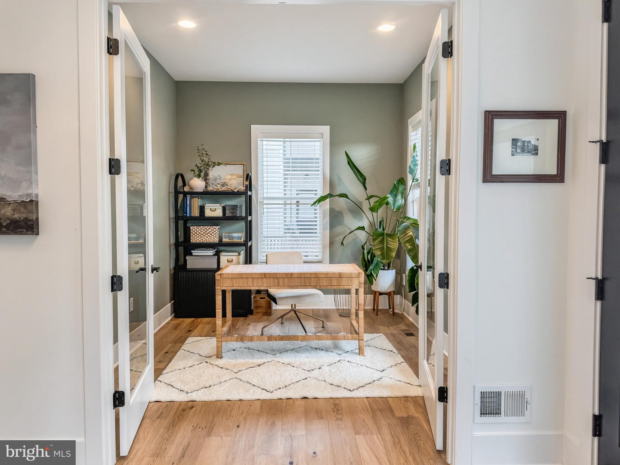 2728 N EDISON STREET